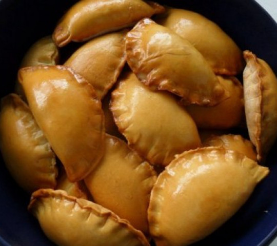Пирожок с картошкой и луком