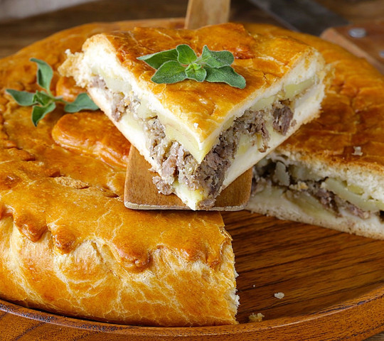 Пирог с мясом и картошкой  (заказ за 1 рабочий день)